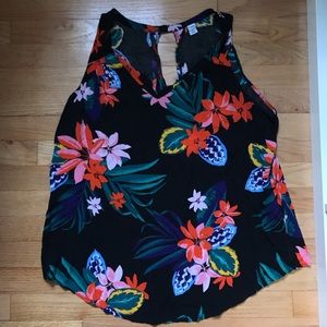 Old Navy women’s sleeveless top